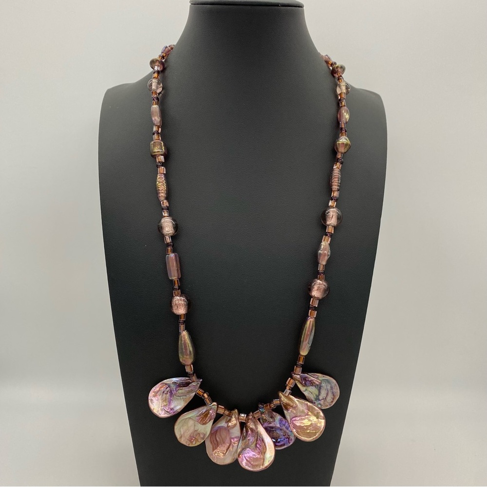 Luster Shells and Glass Beaded Necklace - Picture 2 of 9